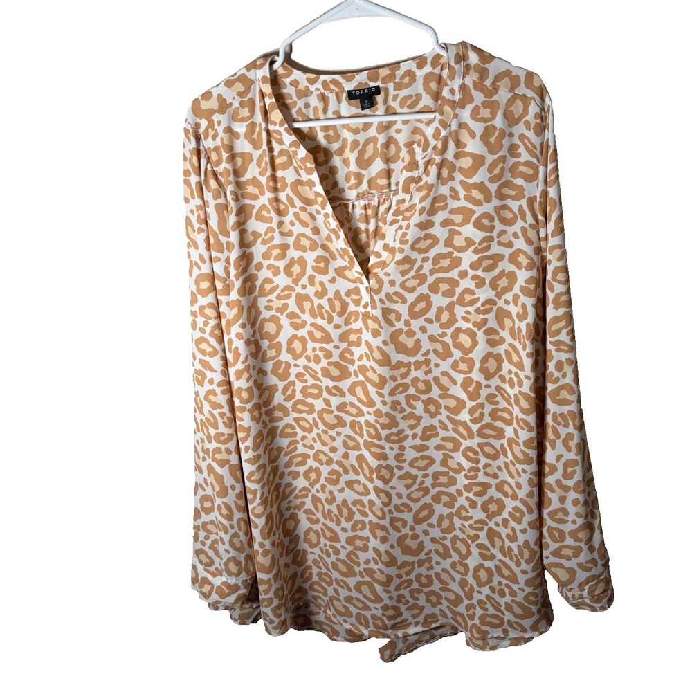 Torrid Blouse Women's 3 Cheetah V-Neck Long Sleeve Lightweight 3X Printed